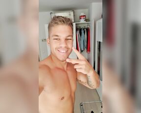 Dagobert1994 aka dagobert1994 OnlyFans - Good morning beautysnow go to my soccer game )