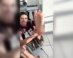 Mlk fetish aka mlkfetish - 08-31-2025 OnlyFans Video - In this video I tell a bit of my sunday in Portuguese and show you details