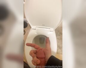 Daddy Kylex aka daddykylex - 04-04-2023 OnlyFans Video - Blowing a quick load into my palm