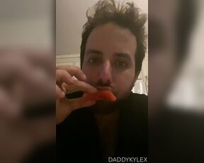 Daddy Kylex aka daddykylex - 05-21-2023 OnlyFans Video - Daddy needed a snack