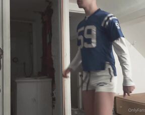 Angelic Boyo aka kiekie18x - 11-17-2024 OnlyFans Video - Part 1 On my pizza delivery round I found myself at the entrance of a huge