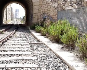 Gianni Maggio aka giannimaggio OnlyFans - En el medio de la naturaleza de una ferrocarril me pajeo a gusto y con mucha