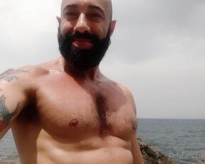 Gianni Maggio aka giannimaggio OnlyFans - Verano , SUMMER HOT come Sea moster cock