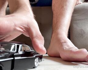 Master Size 22 aka mastersize22 OnlyFans - Bad time for this tiny guy Lol