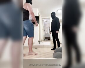 Master Size 22 aka mastersize22 OnlyFans - 7’2ft tall vs 5’11ft tiny So pathetic! Lol