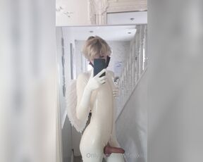 Felexiia aka felexiia OnlyFans - A full white latex suit may have made me a little too hardI cant help