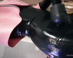 Felexiia aka felexiia OnlyFans - Using a vibrating wand on myself whilst wearing rubber is the best Feeling myself get