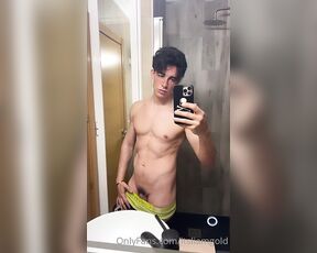 Liam Gold aka itsliamgold OnlyFans - It’s all about the booty