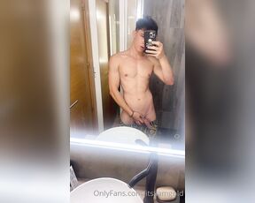 Liam Gold aka itsliamgold OnlyFans - I thought you’d like this angle What would you do to make me hard