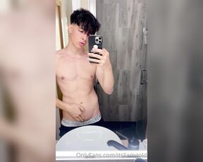 Liam Gold aka itsliamgold OnlyFans - Feeling sexy today, come and eat some