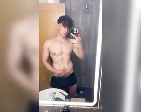 Liam Gold aka itsliamgold OnlyFans - Sweaty and tired from the gym I need ALL my muscles to be worshipped