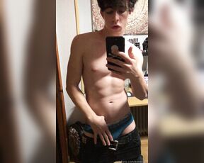 Liam Gold aka itsliamgold OnlyFans - My brother is at uni right now and I need an to put