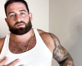 King Tommy aka kingtommyyyy OnlyFans - New chest worship video dropped in the MESSAGES DM for the full video if you