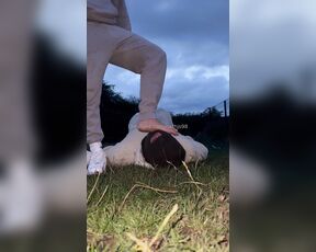 Nathjs98 aka nathjs98 OnlyFans - Got a big pig laying on his back in the field worshiping my sneaks, socks &