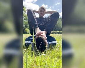 Nathjs98 aka nathjs98 OnlyFans - Using @alphaswitchleo as my public benchfootrest, would you want to serve