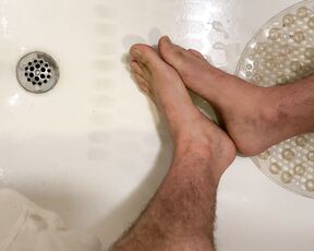 Pierce Paris aka pierceparisxxx OnlyFans - Feet Monday!!! I finally give my feet the love they deserve! I shave, clip, exfoliate, wash