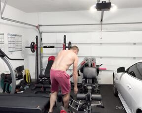 Pierce Paris aka pierceparisxxx OnlyFans - Getting my morning workout