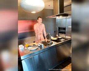 Pierce Paris aka pierceparisxxx OnlyFans - In case you guys missed me cooking breakfast in the nude Live!