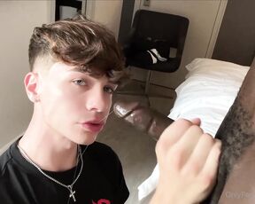 Xjonkuch aka xjonkuch OnlyFans - Me sucking my first BBC &lt3 @alexgedefitness [15min]