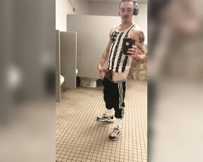 Vanshuffer aka vanshuffer OnlyFans - Always getting caught at the gym with my cock out