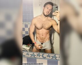 Chomin86 aka chomin86 OnlyFans - Jugando un rato con mi cola