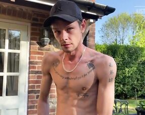 Harri Oakland aka harri_oakland89 OnlyFans - FULL LENGTH VIDEO  There’s something about fucking a lad outside in the sun