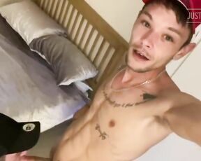 Harri Oakland aka harri_oakland89 OnlyFans - FULL LENGTH VIDEO  Gave this lad a good seeing to Feed him my cock