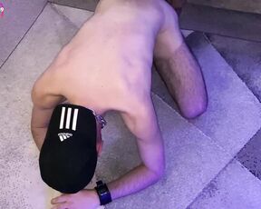 Harri Oakland aka harri_oakland89 OnlyFans - BONUS VIDEO  Making Matt my foot slave This is more for the foot lovers out