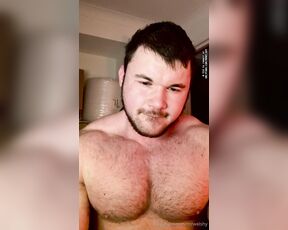 Welshy aka mrwelshy OnlyFans - God I look so huge and sexy, can’t stop myself from worshipping my own growing muscles,