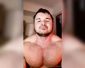 Welshy aka mrwelshy OnlyFans - God I look so huge and sexy, can’t stop myself from worshipping my own growing muscles,