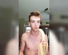 Tannor Reed aka tannorreed OnlyFans - The rest of that banana video from Twitter from start to finish it was