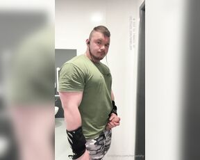 Welshy aka mrwelshy OnlyFans - Its just a little mid workout stroking