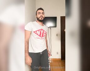 Marcelo Debian aka mdebian1 OnlyFans - Arrombando o @BryanScooterso1 e dando leitara na cara