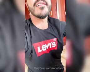 Marcelo Debian aka mdebian1 OnlyFans - Moleco do pauzao rosinha @mathmazico