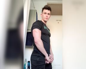 MrDeepVoice aka mrdeepvoice OnlyFans - Happy wank day lads