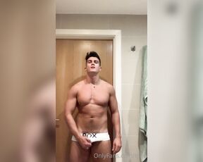 MrDeepVoice aka mrdeepvoice OnlyFans - Quick wank vid for the guys who’ve missed