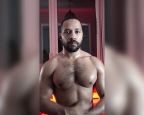 Titanius Maximus aka titaniusmaximus OnlyFans - A lot of pec playing posing and muscle worship to end your weekend with some cream