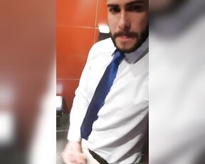 Magic Javi aka magicjavi OnlyFans - Te vienes al bao de la discoteca y me ayudas