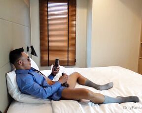 SuperKuayXL aka kuaysuper OnlyFans Video - MY ROOMMATE _ The Teaser When your roommate is curious to know what you do during