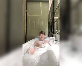 Tyler Eire aka tylereire22 OnlyFans Video - scrub daddy