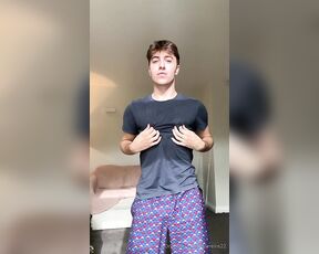 Tyler Eire aka tylereire22 OnlyFans Video - Watching me do this, make your COCK as HARD as mine