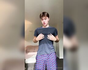 Tyler Eire aka tylereire22 OnlyFans Video - Watching me do this, make your COCK as HARD as mine