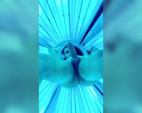 Gymboii69 aka gymboii69 OnlyFans Video - Full 4min video of me tanning