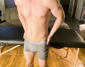 Gymboii69 aka gymboii69 OnlyFans Video - Watch my favorite muscle daddy give me a rough but sensual oil massage