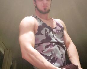 Gymboii69 aka gymboii69 OnlyFans Video - Starting the Flex show