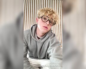 Angelicboy aka angelicboy OnlyFans Video - Who can give me private lessons