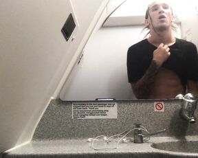 Dennis Nickolero aka dennisnickolero OnlyFans Video - LAVATORY RELEASE