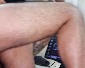 Palermohot aka palermohot OnlyFans Video - Tengo un compañero nuevo de trabajo muy putito que mientras lo garchaba en el escritorio acabo