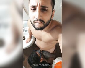 Palermohot aka palermohot OnlyFans Video - Que rico comerle la verga fdexxx  Estar arrodillado mamandolo uno de los mejores placeres