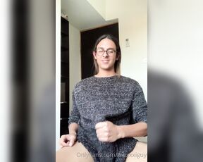 Enriquemudu aka enriquemudu OnlyFans Video - Había empezado a hacer mi tarea pero se me empezó a poner dura y, como siempre,